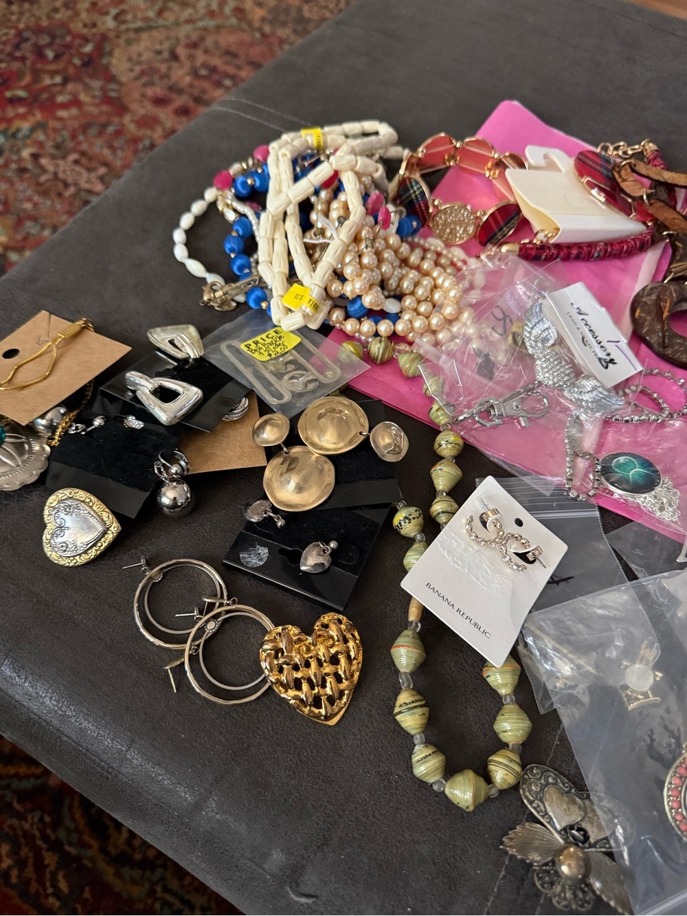 Bag of jewelry watches rings necklaces some vintage - Picture 2 of 8